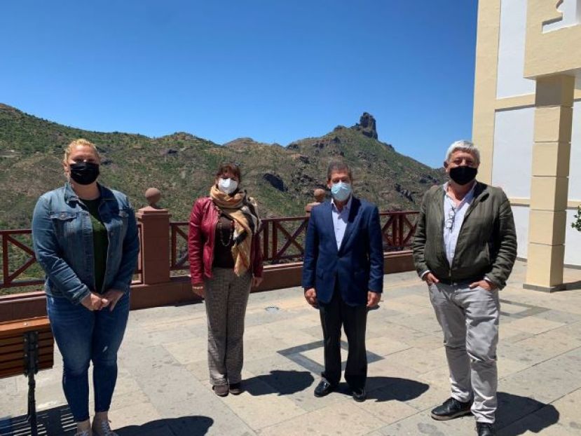 La consejera de Arquitectura y Vivienda finaliza su ruta por los municipios de GC