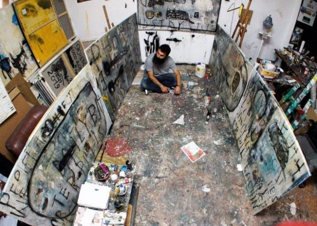 LA EVOCADORA Y PRIMITIVA PINTURA DEL ARTISTA ITALIANO ROCCO CARDINALE OCUPA EL CENTRO DE ARTES PL&Aacute;STICAS DEL CABILDO