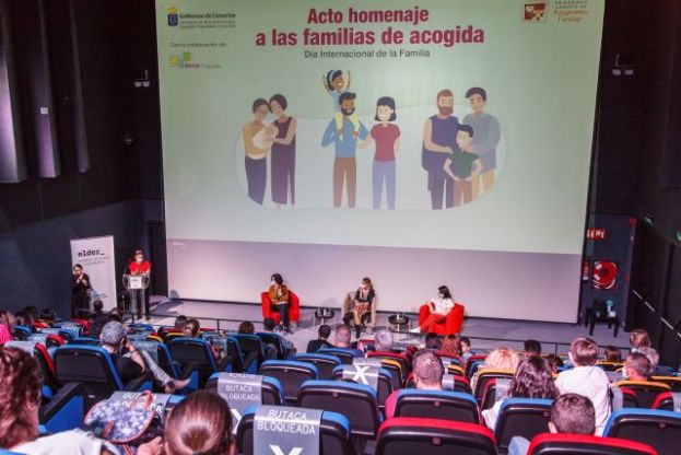 Noem&iacute; Santana reivindica el papel de la familia acogedora para dar &ldquo;calor de hogar&rdquo;