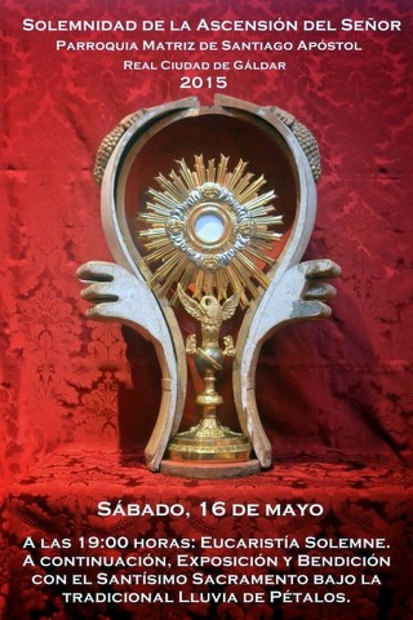 La Iglesia de Santiago recupera este sábado la tradicional “lluvia de pétalos”.