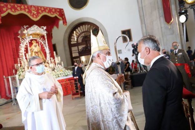El presidente de Canarias asiste al acto oficial de celebración de la festividad de la virgen de Candelaria
