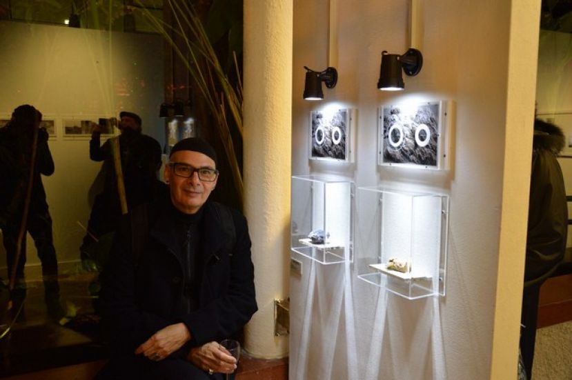 El universo de piedras m&iacute;sticas, meteoritos y luces de Francis Naranjo se expande por la Casa-Museo Antonio Padr&oacute;n, en G&aacute;ldar