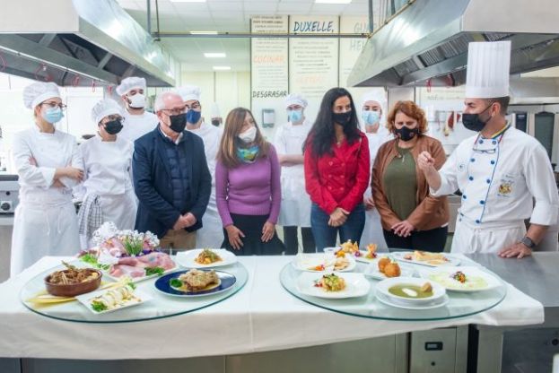 Los aprendices de chef de Gran Canaria se familiarizan con la exquisitez del cabrito y ya sue&ntilde;an con incluirlo en las cartas de sus restaurantes