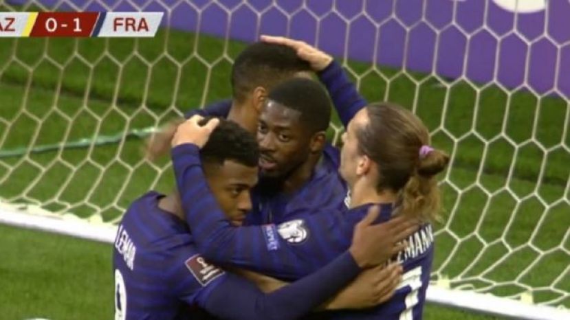 Demb&eacute;l&eacute;, acusado de racista en Francia por comentarios en el hotel