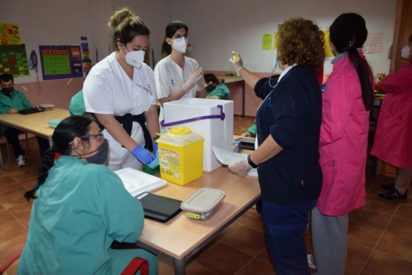 El Centro Ocupacional de Gáldar recibió este jueves la vacuna contra el covid19