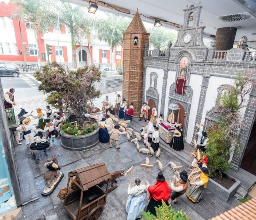 El “Pino chico”, maqueta que reproduce el fervor que caracteriza a la Romería del Pino