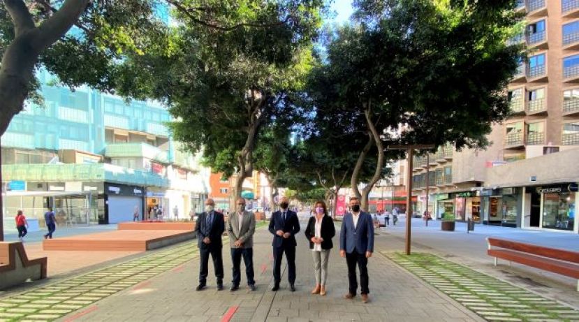 Las Palmas: El Alcalde visita el nuevo Bulevar de Mesa y López abierto al peatón