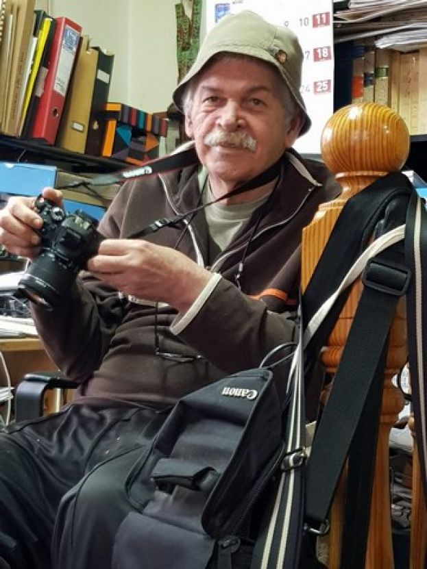 Una exposici&oacute;n de poes&iacute;a visual rinde homenaje al escritor &Aacute;ngel S&aacute;nchez, &uacute;ltimo Premio Canarias de Literatura