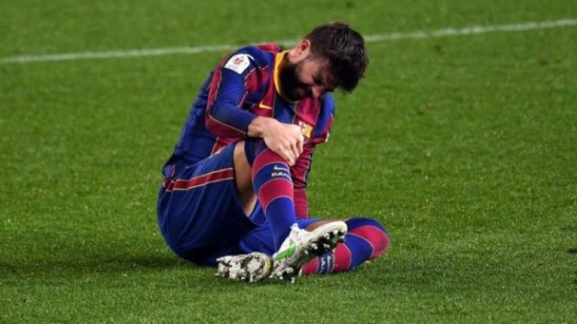 Piqué, otras tres semanas de baja por un esguince en la rodilla