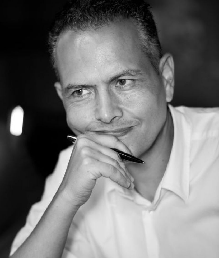 SANTIAGO GIL PROTAGONIZA LA CITA &lsquo;ESCRITORES QUE LEEN A GALD&Oacute;S&rsquo; EN LA CASA-MUSEO DEL NOVELISTA