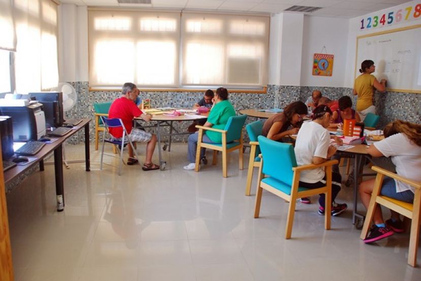 El Centro para la Autonom&iacute;a Personal de Arguinegu&iacute;n estrena aula de inform&aacute;tica