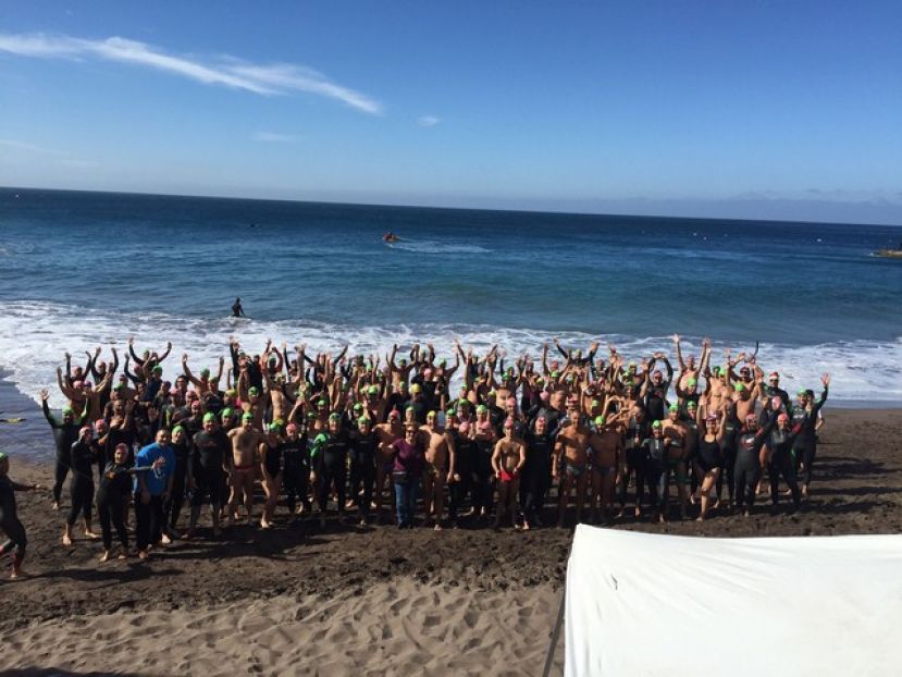 G&aacute;ldar: La Playa de Sardina celebra la Swimsilvestre m&aacute;s solidaria