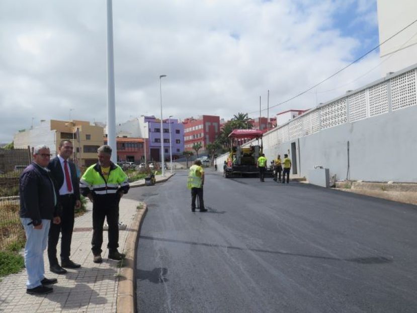 Gu&iacute;a: Hoy culmina el proyecto de reasfaltado de las calles en La Atalaya