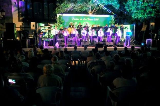 La Parranda La Palma conquista Agaete a ritmo de los &eacute;xitos musicales