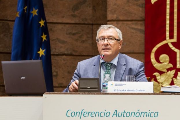 El director de la C&aacute;tedra del REF analiza en una conferencia el origen y evoluci&oacute;n de esta herramienta econ&oacute;mica en Canarias