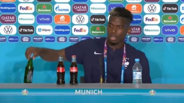 Los jugadores musulmanes podr&aacute;n retirar las botellas de cerveza ante los medios