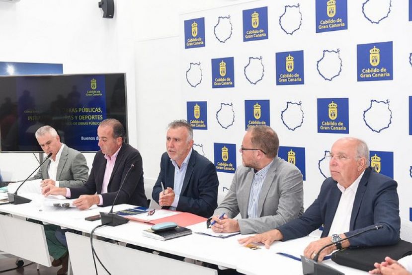 El Cabildo coordina con ayuntamientos, fuerzas de seguridad, empresas y transportes el inicio de la obra de la carretera de Teror