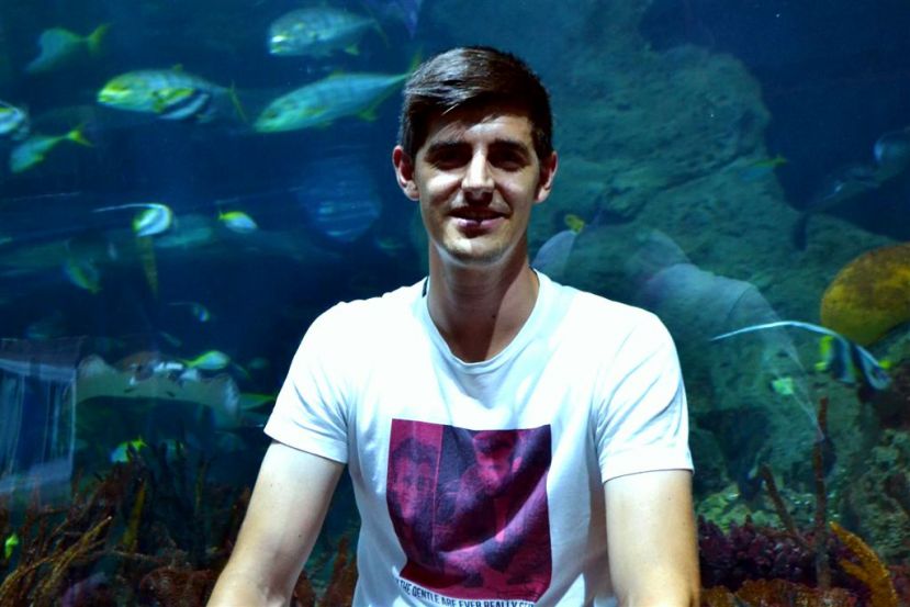 El portero del Chelsea Courtois y su familia visitan Loro Parque en el Puerto de La Cruz