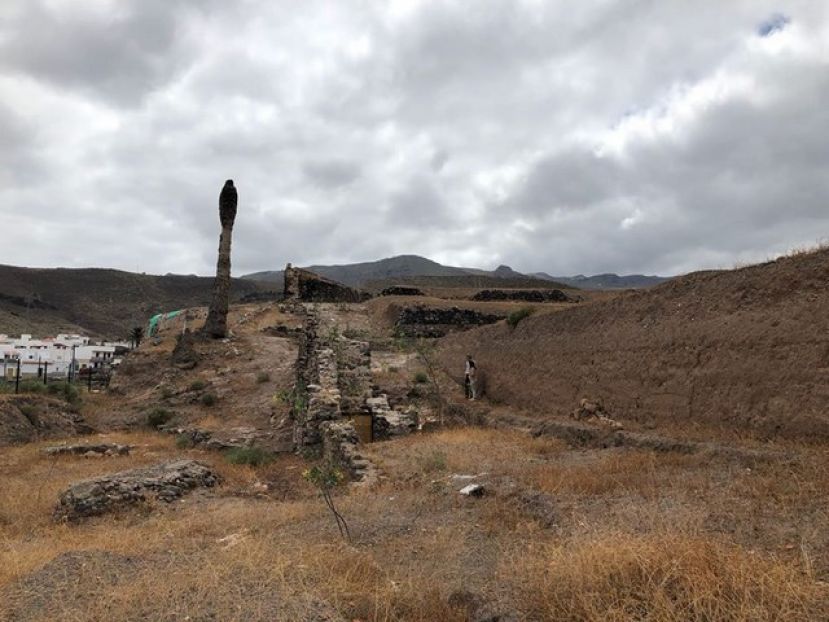 Agaete:  El consejero del Cabildo visita el Ingenio Azucarero y El Maip&eacute;s