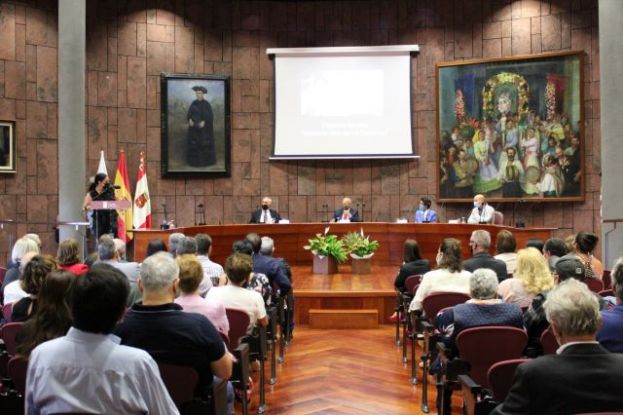 La Gomera: Efigenia Borges repasa su vida con un libro autobiogr&aacute;fico (V&iacute;deo)