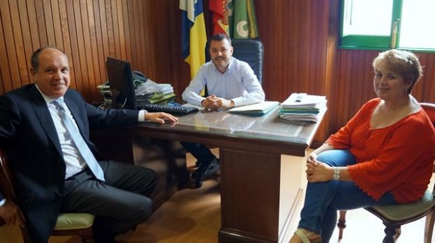Gáldar: Acuerdo para evitar el corte de suministro a personas sin recursos