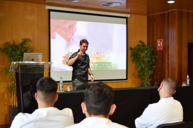 Clase magistral en Hecansa del chef Fran L&oacute;pez, con dos estrellas Michelin