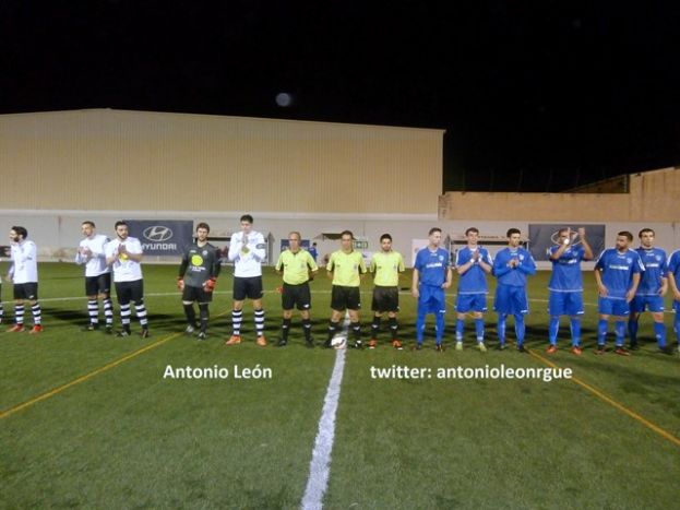 Regional Preferente: (2-3) El Hespérides pierde en casa frente al líder San Fernando