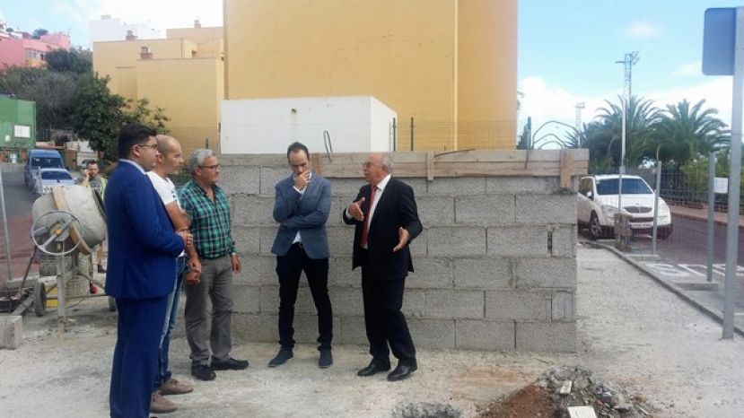 El Ayuntamiento de Gu&iacute;a solicit&oacute; la instalaci&oacute;n de una nuevas marquesinas