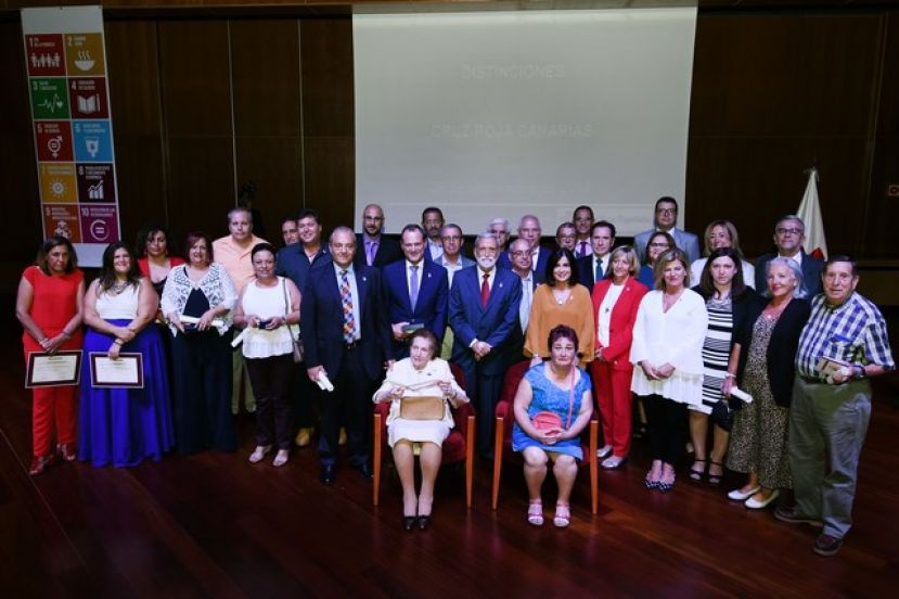 Cruz Roja en Canarias reconoce la labor solidaria de personas y entidades