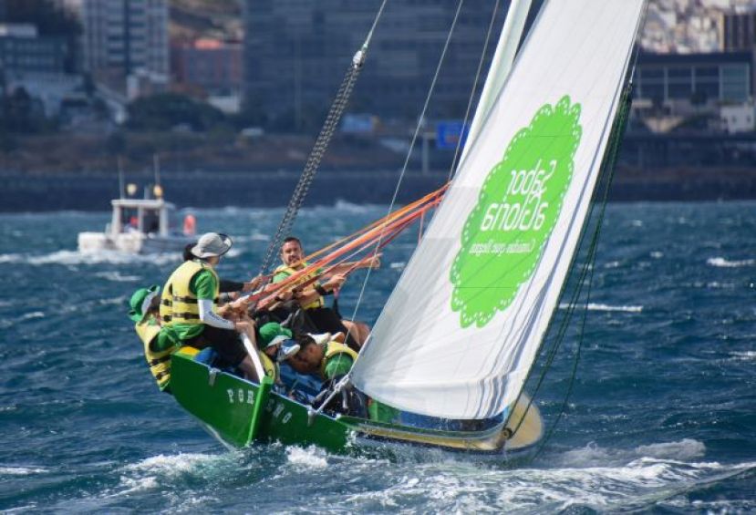 El Poeta Tom&aacute;s Morales Clipper vence en el accidentado inicio de la Vela Latina Canaria