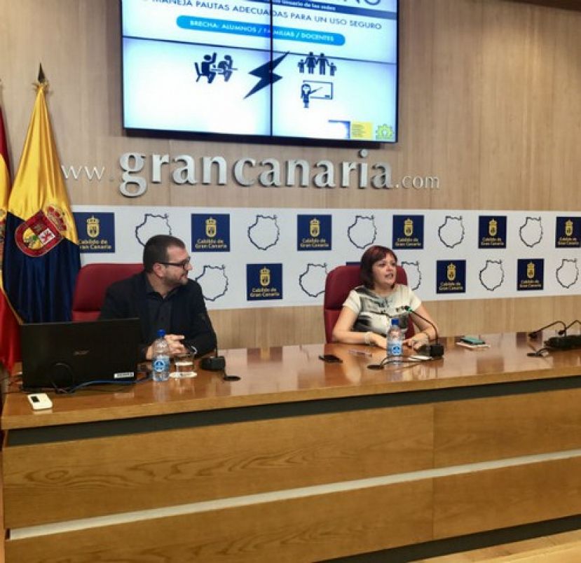 Cazador de wifi y usuario masivo de Instagram el D&iacute;a de las Redes del Cabildo