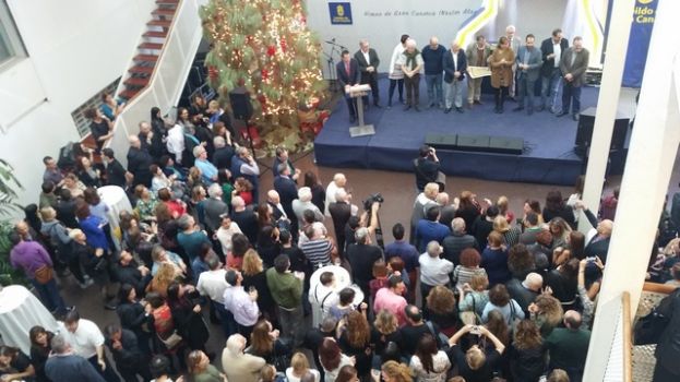 Alegr&iacute;a y emoci&oacute;n en el encuentro navide&ntilde;o del Cabildo con sus empleados