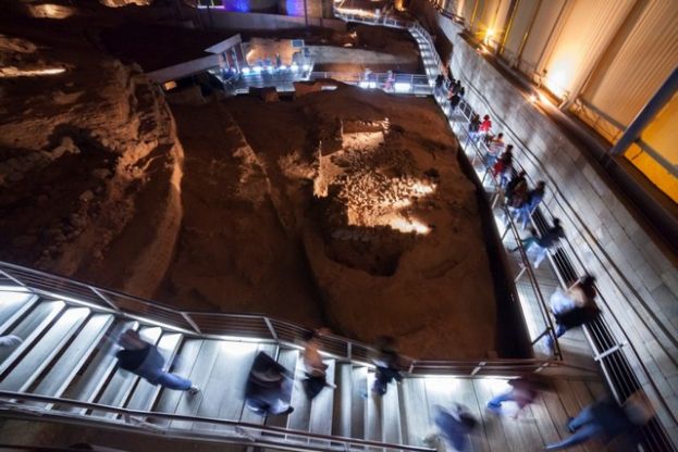 Un total de 75 personas en los dos recorridos nocturnos en la Cueva Pintada