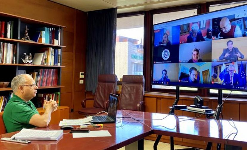 Los cabildos miran las posibilidades de endeudamiento y uso del super&aacute;vit