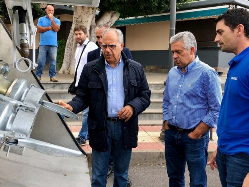 La Gomera: El Cabildo entrega a Valle Gran Rey un nuevo cami&oacute;n