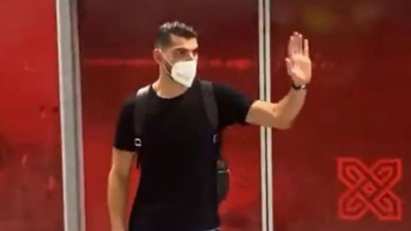 Rafa Mir aterriza en Sevilla y firmará por cinco temporadas