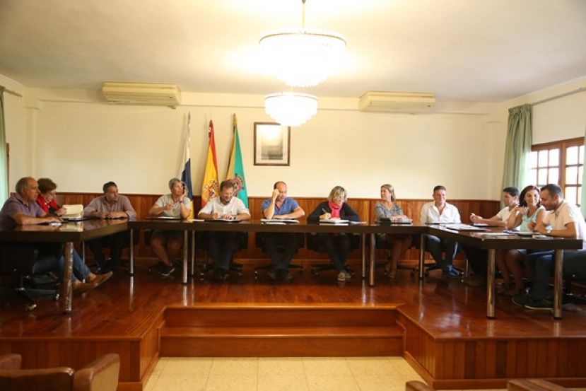 Valleseco propone a &Aacute;ngel S&aacute;nchez Rivero como Premios Canarias 2017