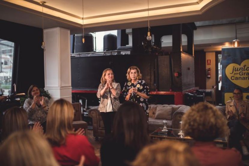 Ana Oramas: &ldquo;Apostamos por una sociedad para las mujeres&rdquo;