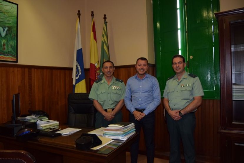 Gáldar da la bienvenida al nuevo Alférez Compandante de la Guardia Civil