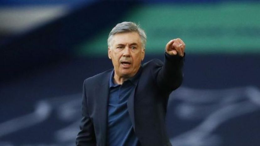 Ancelotti env&iacute;a sendos 'recados' a Ramos y a Zidane