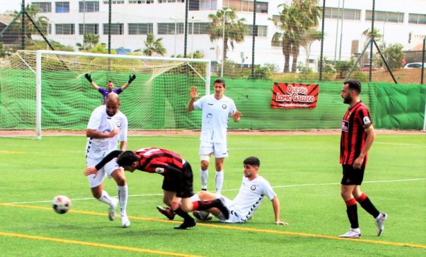 Fútbol 3ª División: La juventud del Viera pudo con la veteranía del Arucas (4-2)