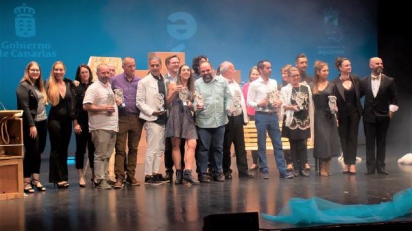 Los Premios R&eacute;plica se rinden a Ana y a Gald&oacute;s