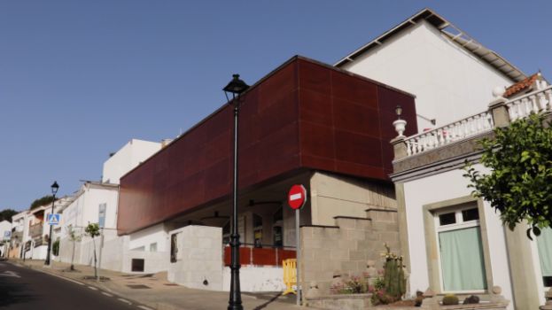 Comienzan las obras para sustituir la cubierta del Auditorio de Valleseco