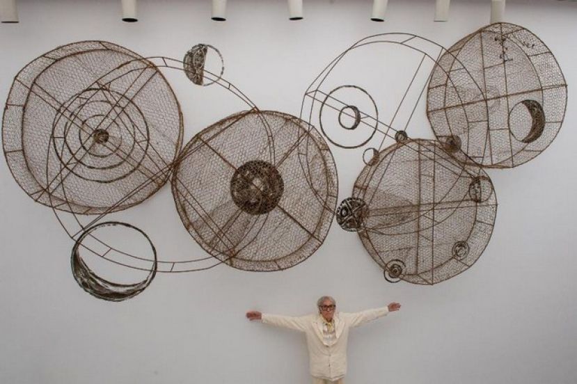 Pepe D&aacute;maso dirige una nueva visita guiada a su exposici&oacute;n en el CAAM