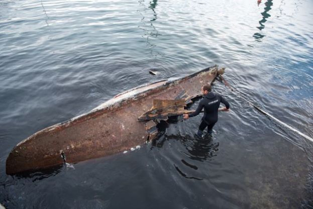El Cabildo retirar&aacute; una veintena de embarcaciones abandonadas en Taliarte tras reflotar hoy una hundida