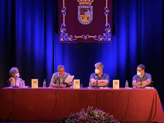 Guía: Se presentó el libro de relatos cortos de Juan Santana Díaz