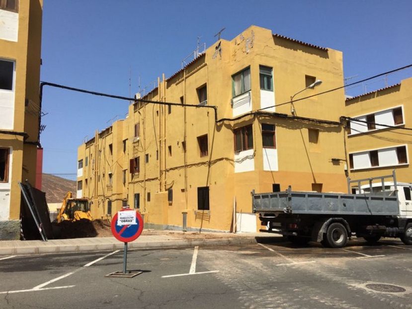 G&aacute;ldar: Comienzan las obras de mejora de las viviendas sociales de Barrial