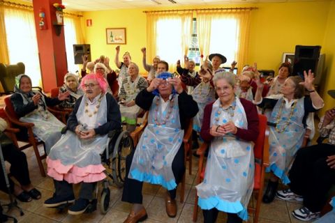 Valleseco: Gran fiesta carnavalera en la residencia de mayores