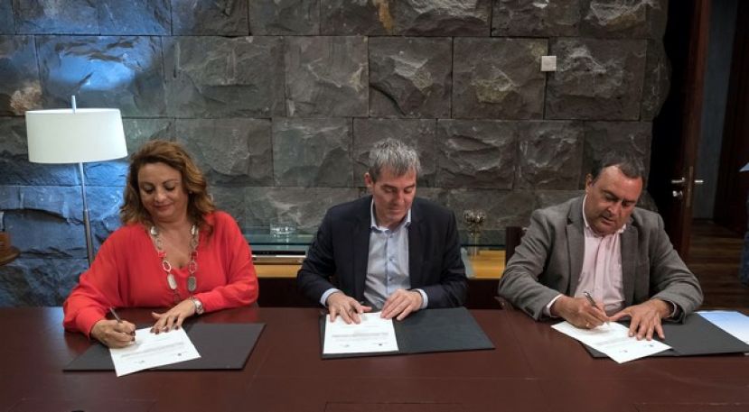 Gobierno y Fecam firman el reparto de la financiación para alos servicios sociales