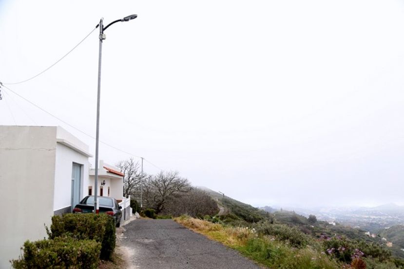 Valleseco instala nuevas luminarias en el entorno del Lomo de Ariñez